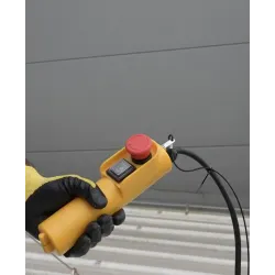 Schrägaufzug mit Wagen für Photovoltaik-Module Schrägaufzug mit Wagen für Photovoltaik-Module