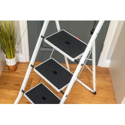 PRO-Stahlleiter dreistufig 150 Kg PRO-Stahlleiter dreistufig 150 Kg
