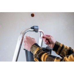 Eimerhaken aus Kunststoff für Haushaltsleiter Eimerhaken aus Kunststoff für Haushaltsleiter