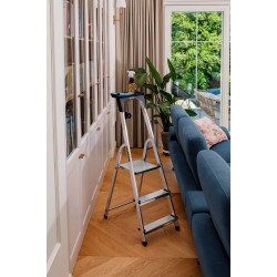 PRO-ALUMINIUMLEITER MIT ABLAGE 3 STUFEN 150 KG